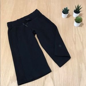 Lululemon Black Clam Digger Crops